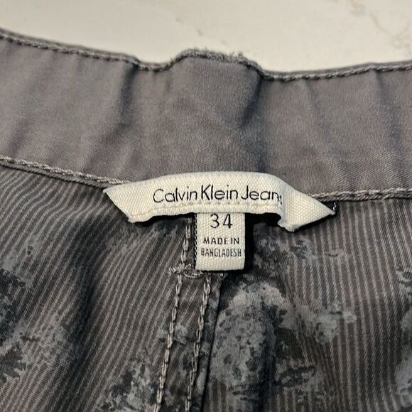 Men's Calvin Klein Jeans Grey Shorts - Picture 5 of 7